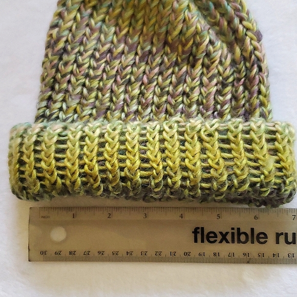 Lot of (3) Loom Knit winter Baby Hats - Picture 7 of 8